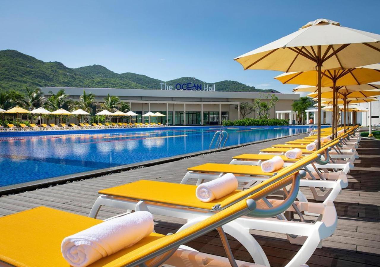 Oceanami Villa Resort: Beachfront Villas with Pool and BBQ in Long Hai Exterior photo