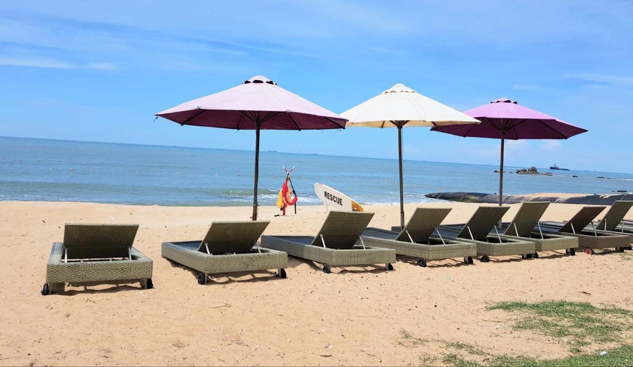 Oceanami Villa Resort: Beachfront Villas with Pool and BBQ in Long Hai Exterior photo