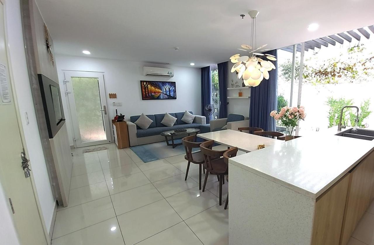 Oceanami Villa Resort: Beachfront Villas with Pool and BBQ in Long Hai Exterior photo